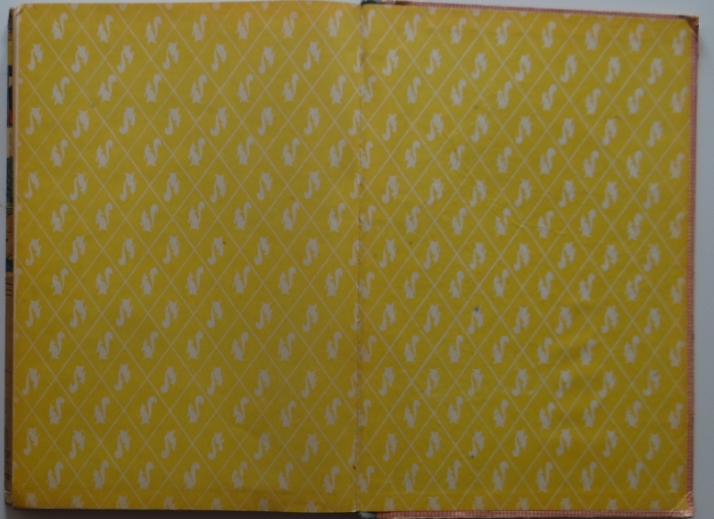 Pages de garde ETB jaunes